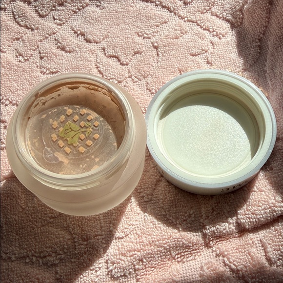 Lancôme Absolue Radiant Smoothing Powder - Ecru Light - Picture 3 of 6